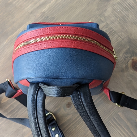 Captain Marvel Loungefly Mini Backpack - Picture 3 of 5
